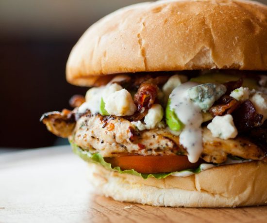 CHICKEN BURGER WITH BLUE CHEESE AND AVOCADO