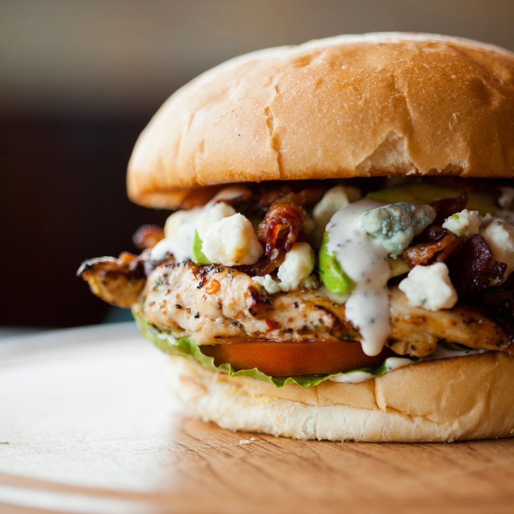 CHICKEN BURGER WITH BLUE CHEESE AND AVOCADO